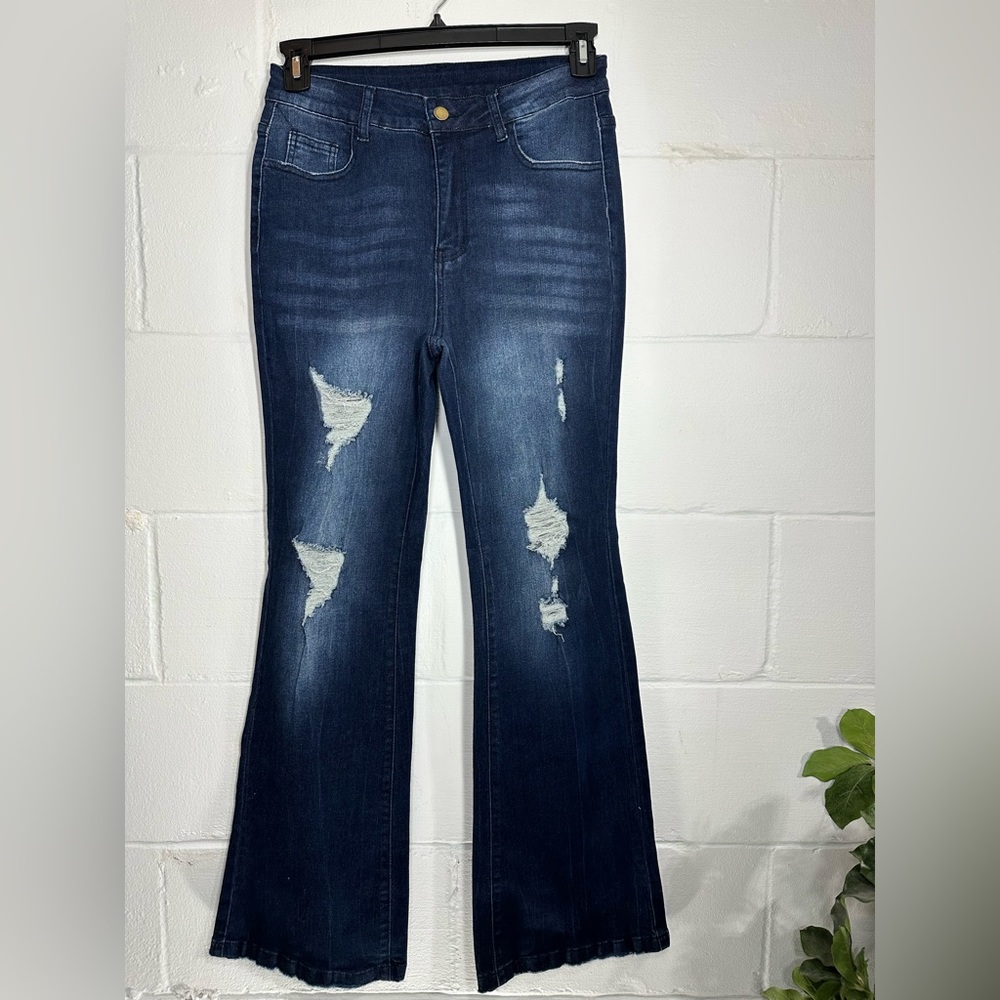 Low boot cut ripped jeans